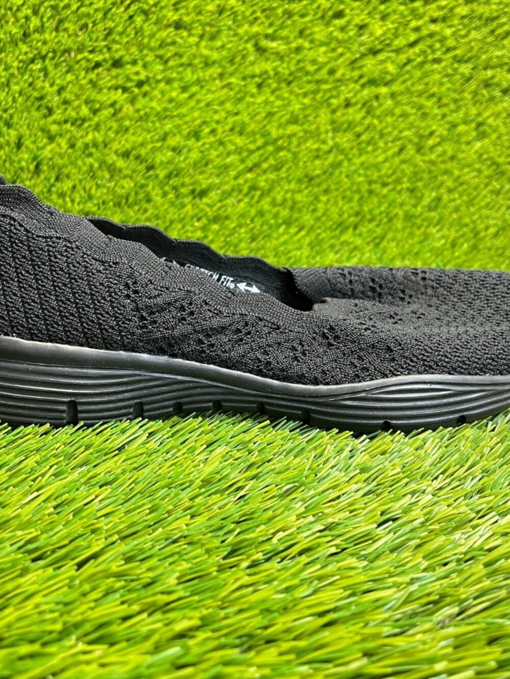 Skechers Seager Alpine Chic Womens Size 8.5 Triple Black Athletic Slip On Shoes